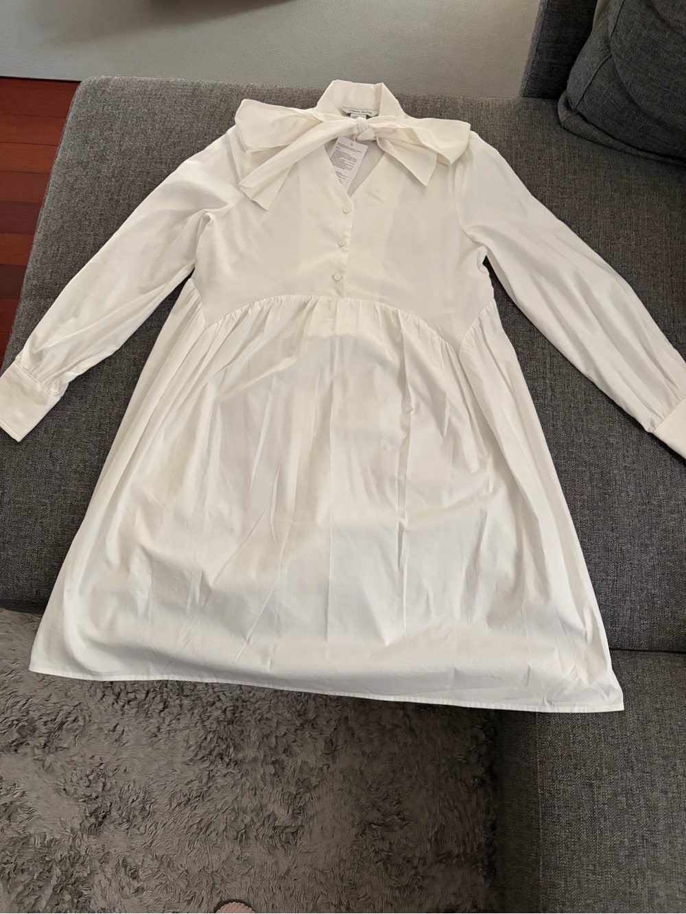 White Bow-Collar Long-Sleeve Dress